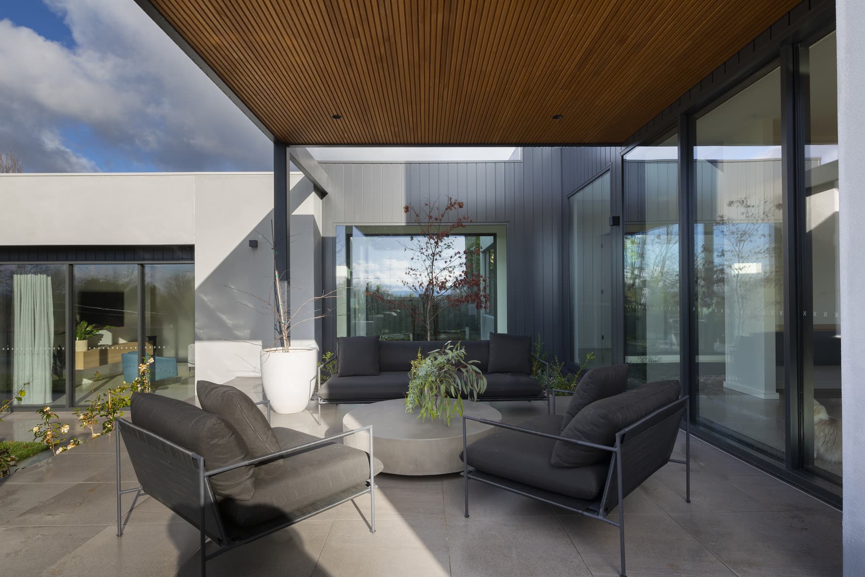 interloQ at 31 Scott Street Narrabundah — 4