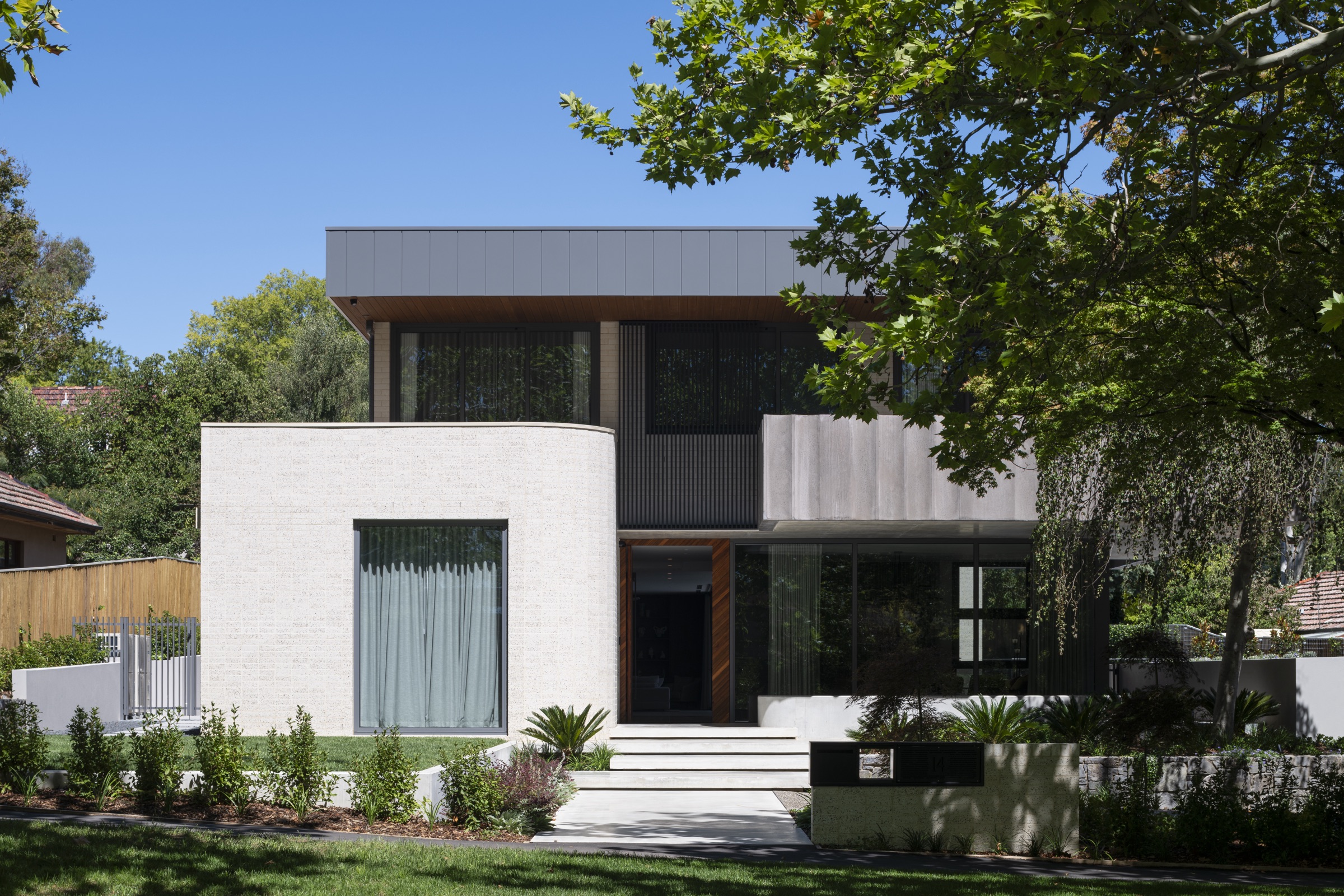 interloQ at 4 Arthur Circle Forrest — 2